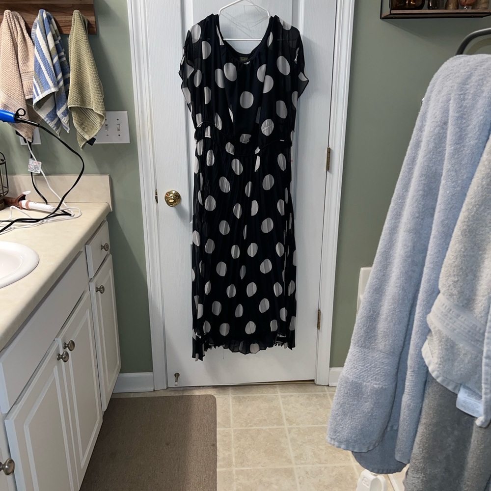 Taylor Black and White High Low Dress - Picture 5 of 5